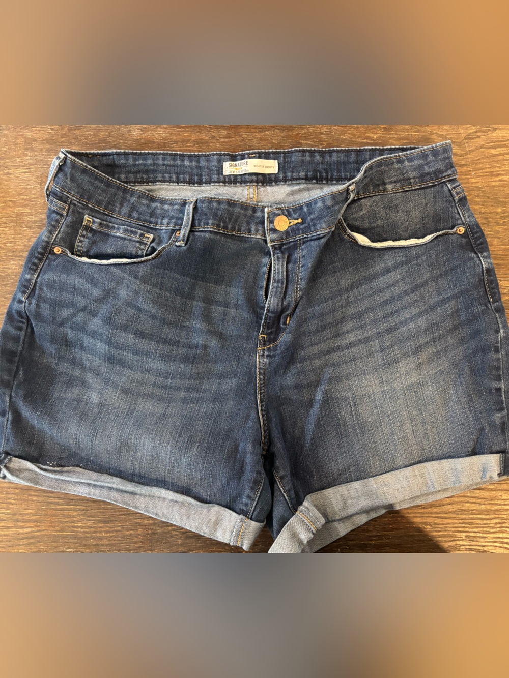 Levi Denim Roll-Cuff Women’s Shorts - 18W